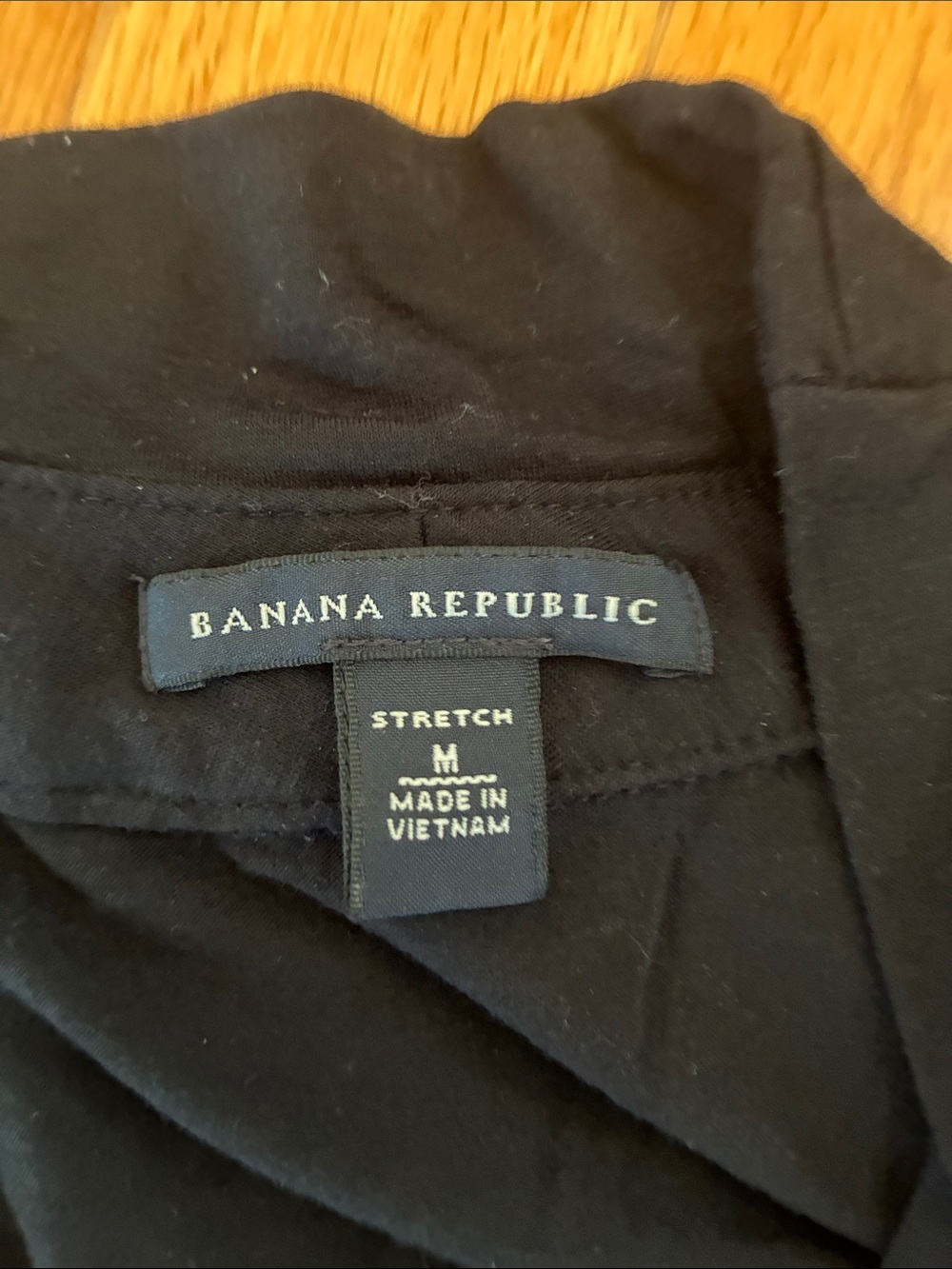 Banana Republic Black Ruched V-Neck Cap-Sleeve Camisole - Picture 3 of 3